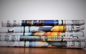 Schmuckbild Zeitungsstapel